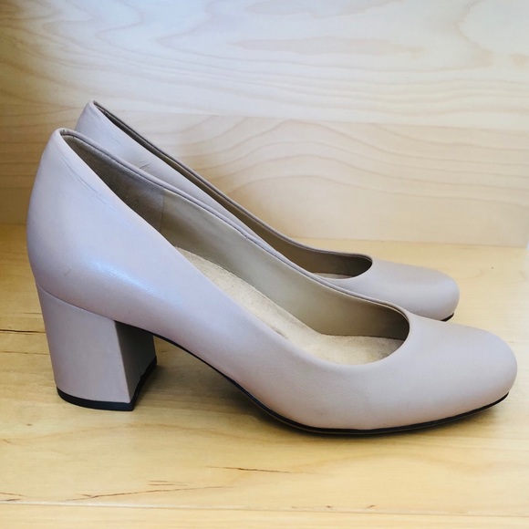 Naturalizer Whitney pump - Picture 4 of 10